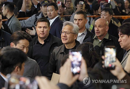 젠슨 황 "한국 no.1 온라인카지노, AI 경쟁서 미국 제칠 것" 돌직구