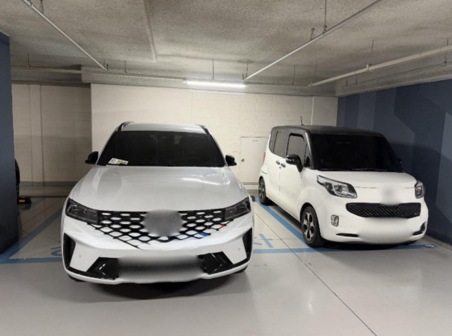 경차 <em class='find'온라인카지노추천구역</em 2칸 차지한 SUV…"공중도덕 좀" 항의하자 "고소하겠다"