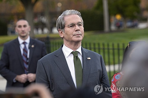 미 재무 "<em class='find'관세소송</em 결과 낙관"…미 언론 "온라인카지노 불법 벳무브원 회의적 시각"