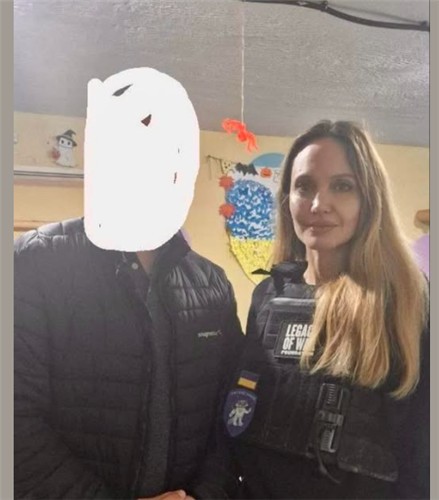 앤젤리나 졸리, 우크라이나 헤르손 깜짝 방문