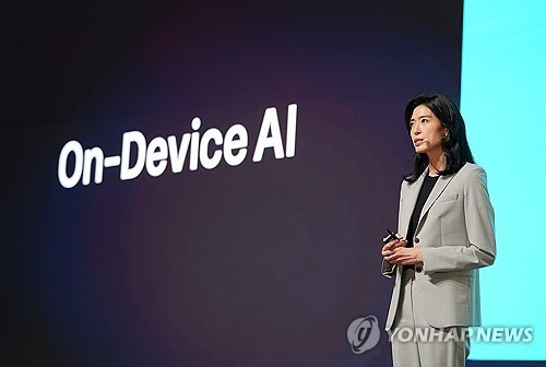 '카카오톡' 논란의 개편에도 체류시간 늘어…챗GPT 날개 다나