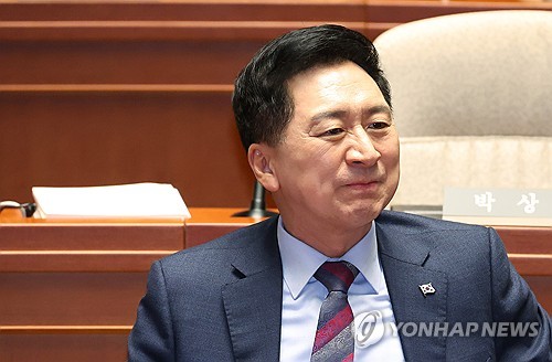 김기현 '尹자택 클러치백'에 "아내가 김건희에 온라인카지노 순위 벳위즈…의례적"
