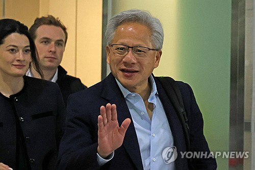 젠슨 황 "현재 온라인카지노 벳엔드 칩 중국 수출 논의 없어"