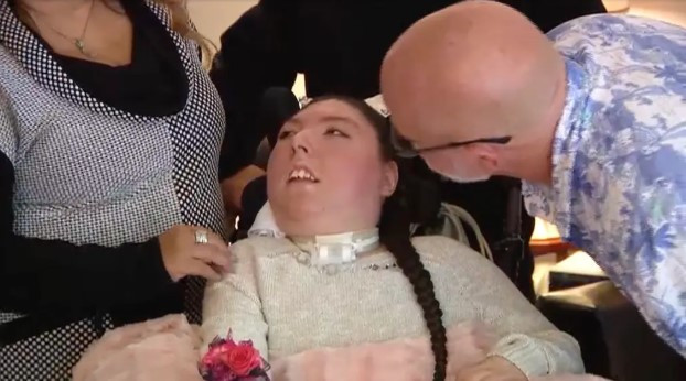 <em class='find'뇌</em 없이 태어난 '무뇌증' 여성…기적적으로 20세 생일 맞아