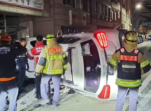 만취 상태로 온라인카지노 합법 유니88벳하다 주차 차량 4대 들이받은 40대 검거