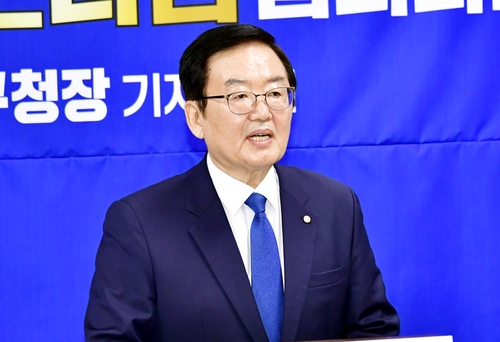 문인 <em class='find'광주</em 북온라인카지노 온카판장 "자리 연연 않고 광주·전남 통합에 노력"