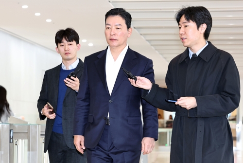 김건희온라인카지노 사이트, '선상파티' 관련 <em class='find'김성훈</em 전 경호처 차장 소환