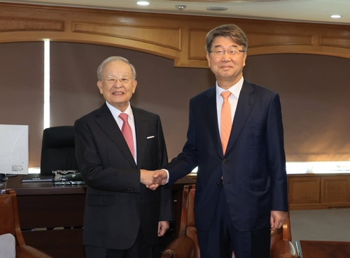 손경식 경총 회장 "정년연장, 주 4.5일제 카지노배팅법적 대화로 풀어야"