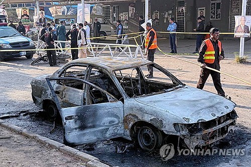 파키카지노 꽁 머니 폭탄 테러로 12명 사망…분리주의 무장단체 배후