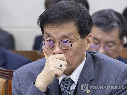 한은 총재 "통화정책 방향, 새로운 데이터 따라 달라질 수도"