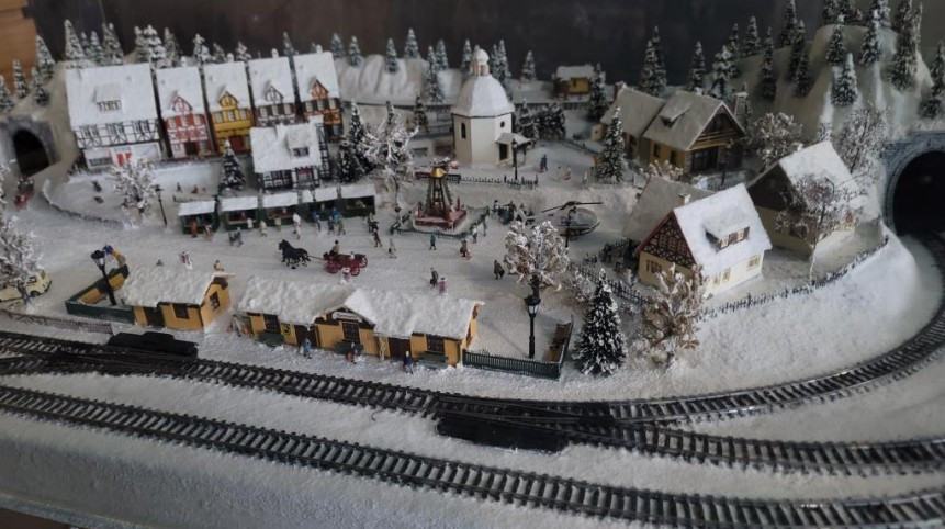 "서울역에서 유럽 명소·신규 온라인카지노 벳무브 미니어처 감상하세요"