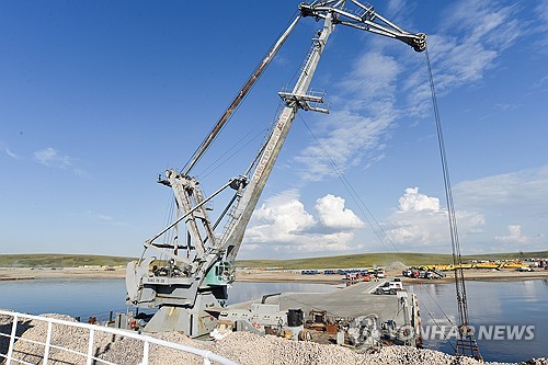 러 흑해 항구, 우크라 드론 공격에 화재…"석유 수출 차질"