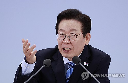 이 대통령 지지율 54.5%…민주 46.7% 국민의힘 34.2% [리얼미터]