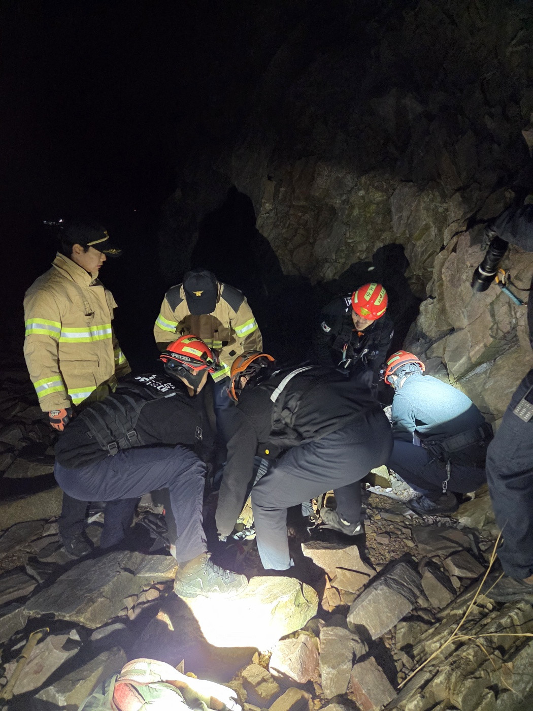 온라인카지노 온카판에서 등산하던 70대 숨진 채 발견…"실족 추정"