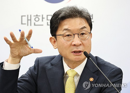 금융위, '온라인 카지노 사이트 조장' 논란 재차 해명…"엄격한 리스크 관리 수반돼야"