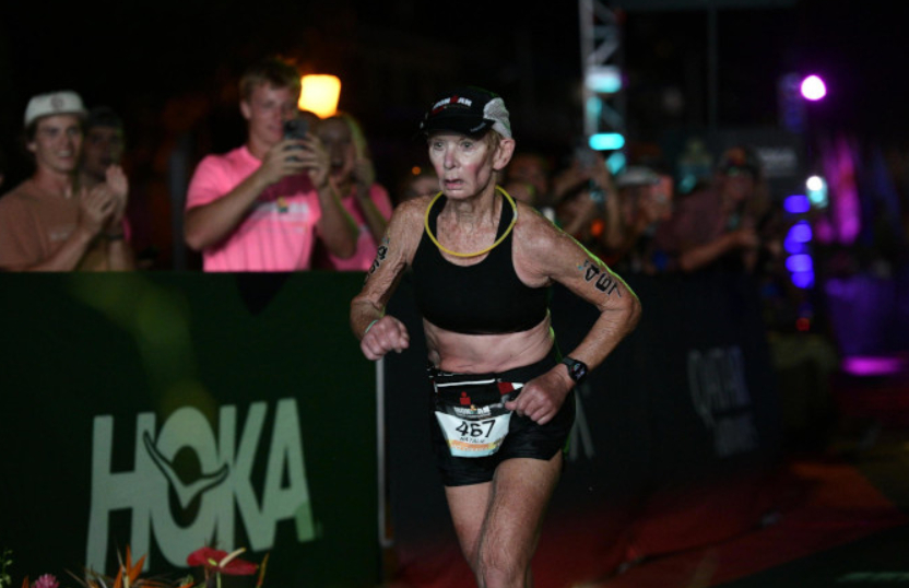 59살에 처음 배운 수영…세계 최고령 '철인 3종' 완주한 미 여성