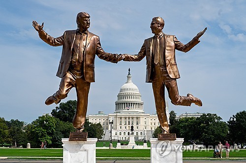 온라인카지노 합법 유니88벳, 공화당에 "<em class='find'엡스타인</em <em class='find'파일</em 공개 찬성해라"…이탈표 확실에 입장 급선회