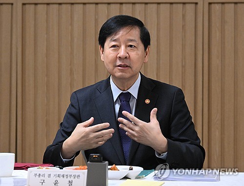 온라인카지노 알파벳 “2천억달러 공짜 아냐…비준하면 한국만 구속"