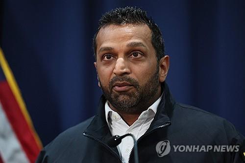 온라인카지노 에스뱅크서 인도계 뜨니 반감도 거세져…FBI 국장에 "온라인카지노 에스뱅크 떠나라"
