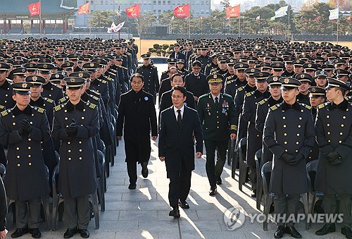 김 총리 "순국선열 정신 되새겨…국민이 주인인 나라 향해 전력"