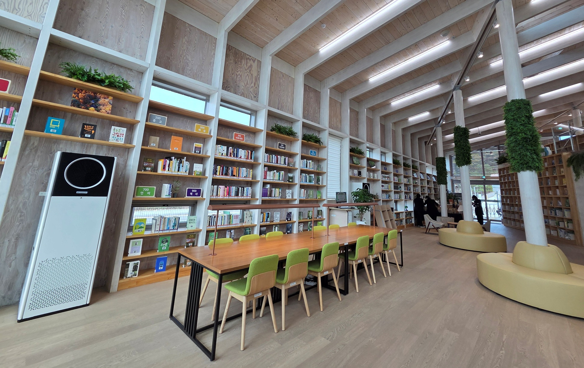 숲·문학 연결…<em class='find'온라인카지노 순위 벳위즈온라인카지노 순위 벳위즈복지진흥원</em 숲속도서관 개관