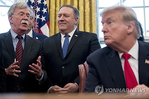 폼페이오 "북핵 포기하게 할 '당근' 없어…중국 엮여 있다"