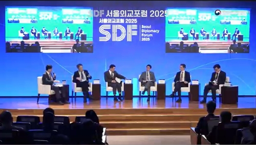 중국대사 "향후 미중관계 긍정 전망"…일본대사 "<em class='find'온라인 카지노 합법 국가</em <em class='find'비핵화</em 중요"