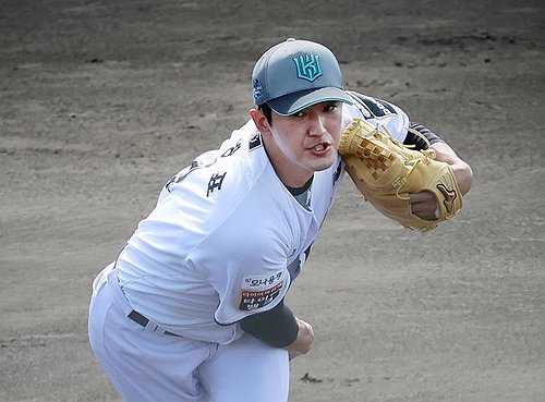 kt 고영표, 토종 투수로 첫 KBO 수비상 수상