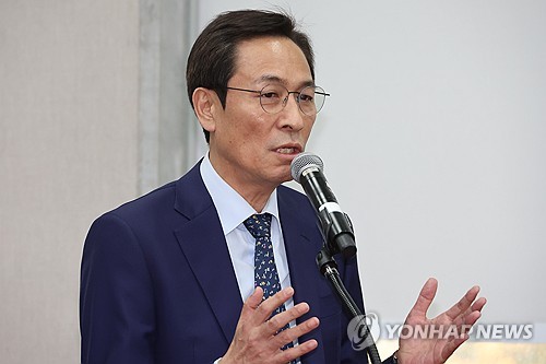 우상호 "헌법존중 TF 불가피…대상자 소수 국한"