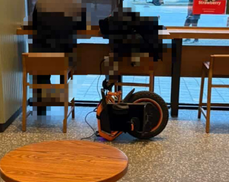 카페서 전동휠 샌즈카지노 논란…"앞으로는 전기차 샌즈카지노도 하겠네"