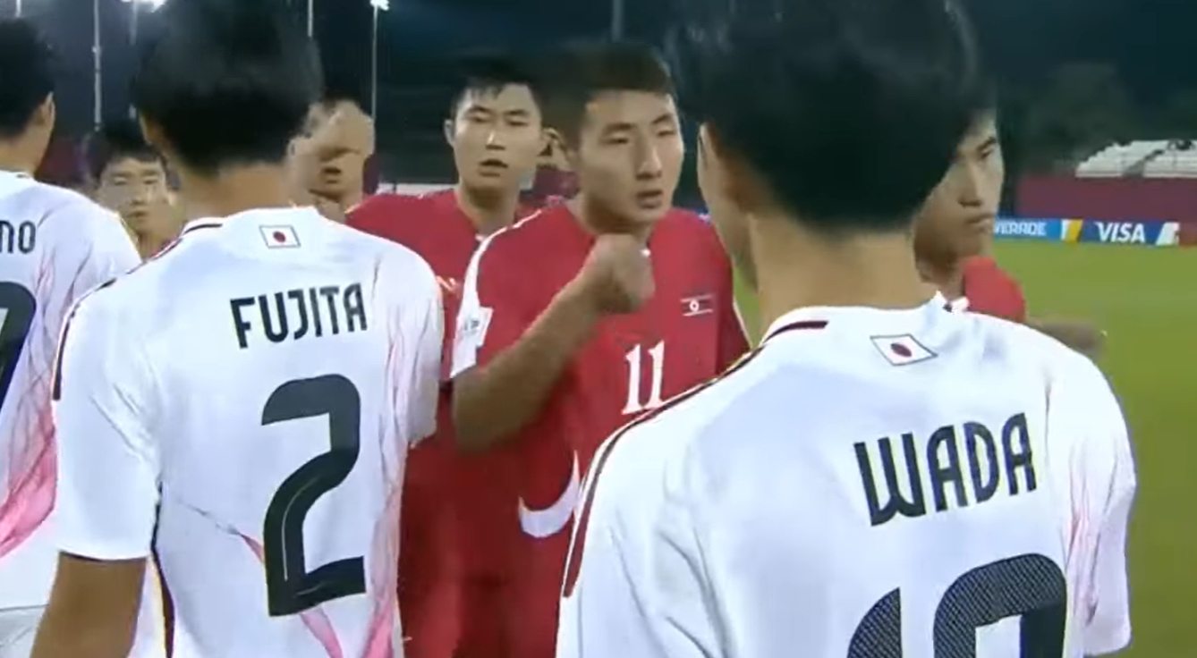 축구도 매너도 모두 졌다…북한 U17, 일본전서 주먹질 하이파이브 논란