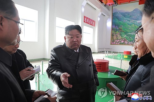 김정은, 당대회 앞 연일 경제현장 찾아…강원도 <em class='find'메이저카지노</em 준공