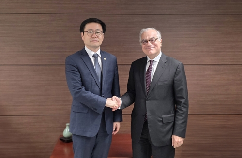 <em class='find'온라인카지노 벳위즈</em, 주한 EU대사 면담…"철강·화장품 규제 완화"