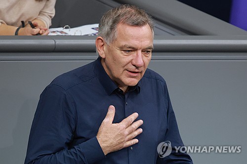 '징병제 부활' 논란 독일…좌파당 대표 "<em class='find'온라인카지노 합법 유니88</em 피우면 병역 면제"