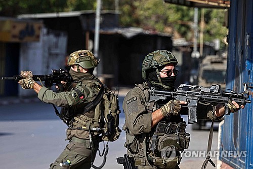 "이스라엘군, 서안서 팔 주민 3만2천명 <em class='find'카지노 꽁 머니</em"
