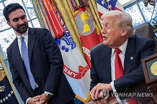 신규 온라인카지노 벳무브 뉴욕시장 당선인 "여전히 트럼프는 파시스트라 생각"