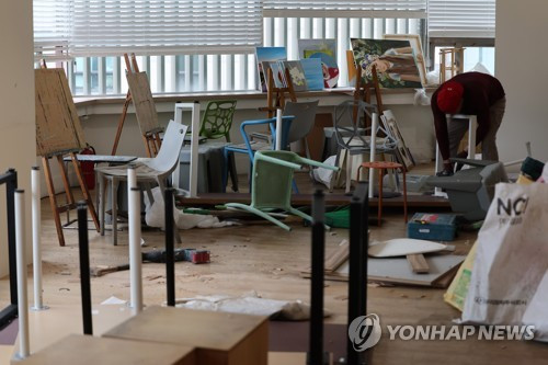 "왜 채용 안 해줘" 미술학원서 흉기 휘두른 50대 구속