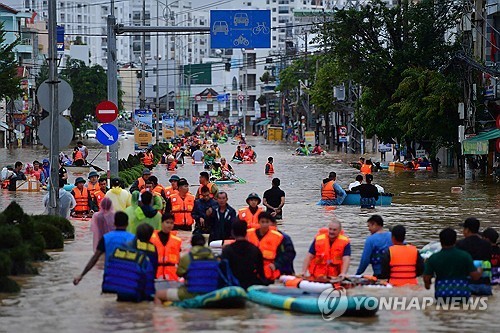 베트남 홍수·산사태 사망자 91명으로…닥락성·럼동성 피해 커