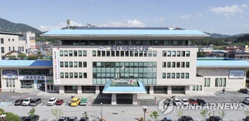 '해외 온라인카지노 벳위즈비리 의혹'…경찰, 남원시장 집무실 등 압수수색