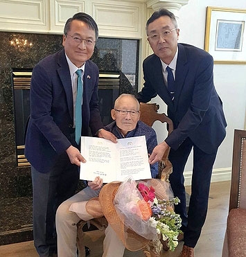 이 샌즈 카지노 사이트, '최고령' 이하전 애국지사에 생일 축전…"평생 조국에 헌신"