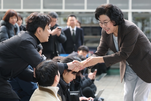 <em class='find'온라인카지노 벳엔드</em "韓경제 '회색 코뿔소'…민생·성장 과감히 투자"