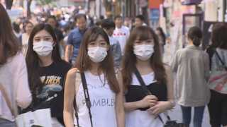 마스크 쓴 유커들…명동 상인들 메르스 여파에 '울상'