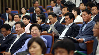[뉴스1번지] 박 대통령 거부권 행사…의총서 오간 얘기는?