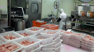 국산 돼지갈비에 외국산 목살 붙여 부정 판매 <경기