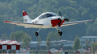 공사 생도 비행교육용 KT-100 '첫 비행' <경남>