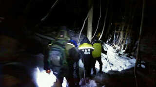 폭설 덕유산서 4명 사상…겨울산행 주의보