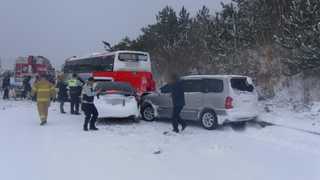 '무너지고 부딪히고'…호남 폭설 피해 속출