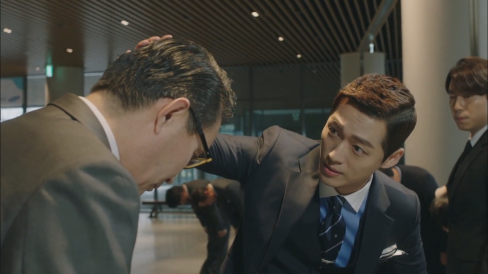 드라마 속 무자비한 <em class='find'샌즈카지노</em <em class='find'2세</em '눈살'