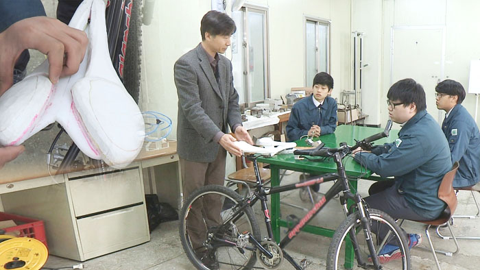 '엉덩이 안 아픈' <em class='find'온라인카지노 후기</em 안장 만든 수원공고 3총사