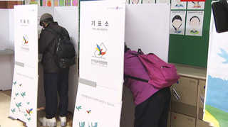 '정치1번지' 서울 종로…궂은비에도 유권자 발길